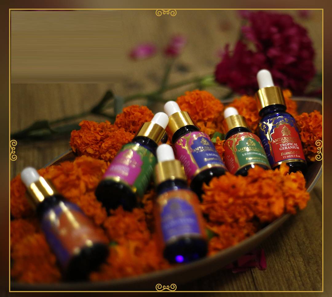 EarthInspired Communities Pvt Ltd, New Delhi, The essential oils restore a sense of peace, balance, and happiness. These are used in diffusers, potpourri, candles, bath mergers, massages, cosmetic